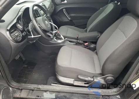 2019 Volkswagen Beetle S z USA, uszkodzony, nr VIN 3VWFD7ATXKM706311